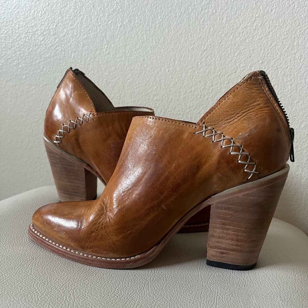 Freebird by Steven Steel Distressed Tan Leather Ankle Booties Women’s Size 10 - Picture 5 of 10